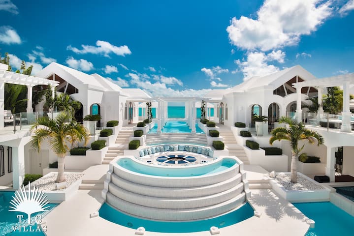 TC Villas | Mandalay | Beachfront Estate w. Staff