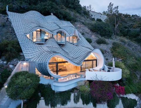 Cliff House - Design Icon and Tropical Coast