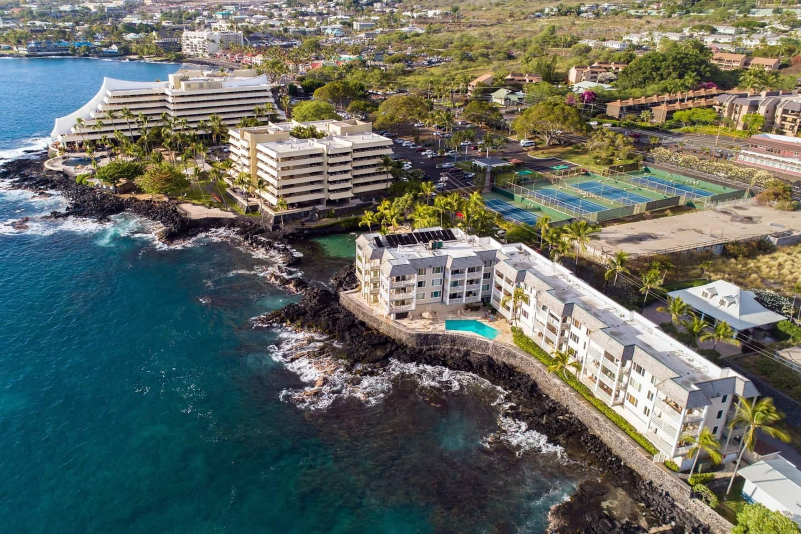 Condo in Kailua-Kona · ★4.95 · 1 bedroom · 2 beds · 1 bath - Image 21
