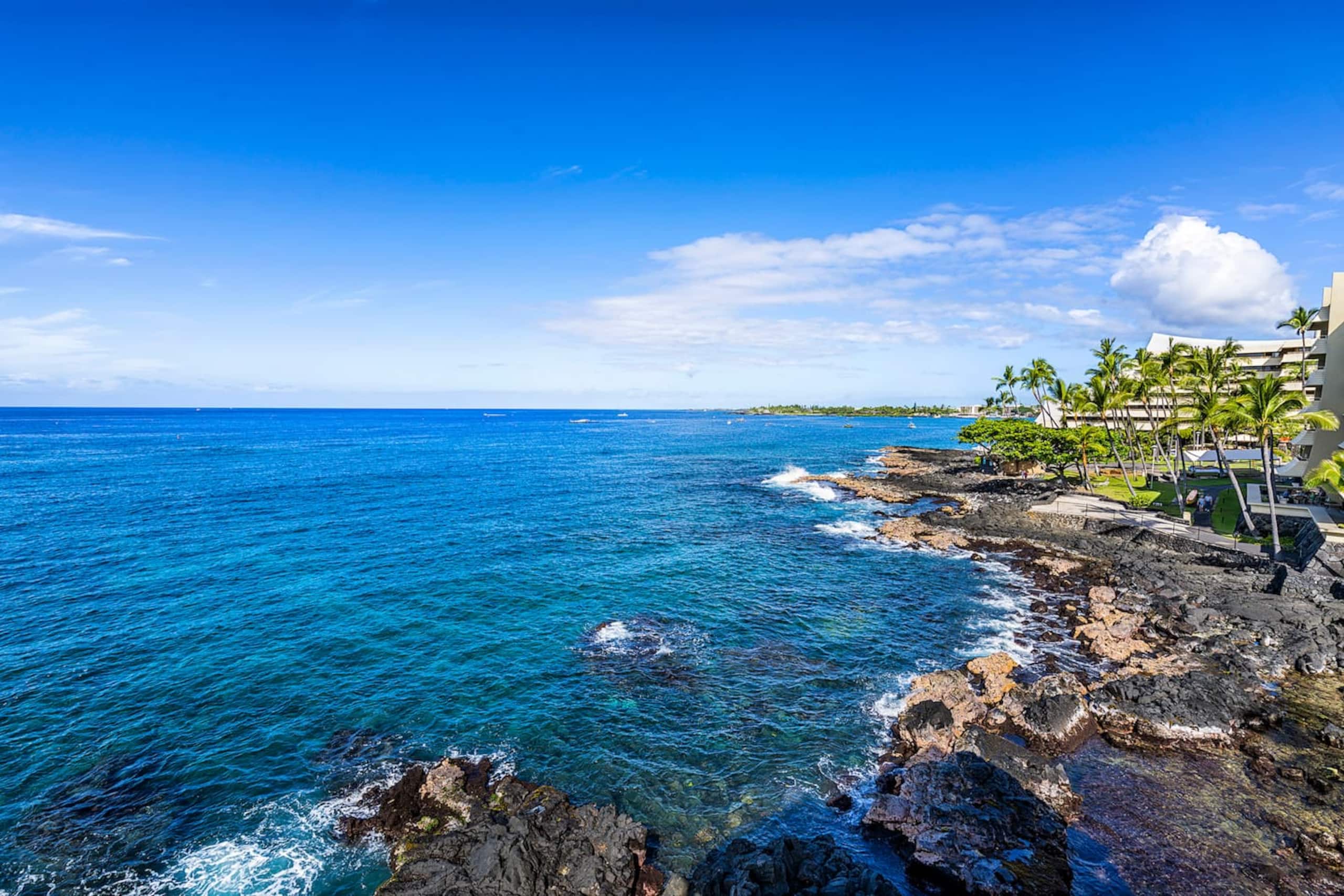 Condo in Kailua-Kona · ★4.95 · 1 bedroom · 2 beds · 1 bath - Image 32
