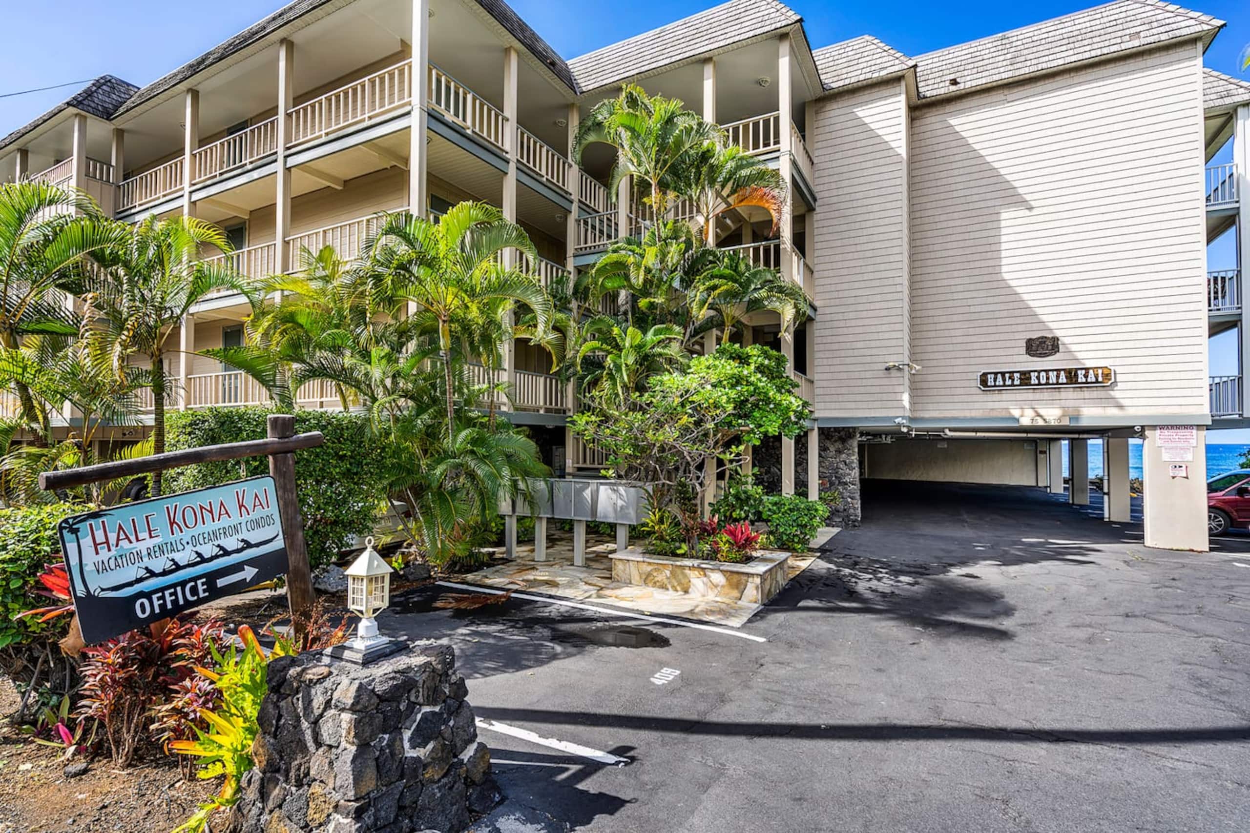 Condo in Kailua-Kona · ★4.95 · 1 bedroom · 2 beds · 1 bath - Image 20