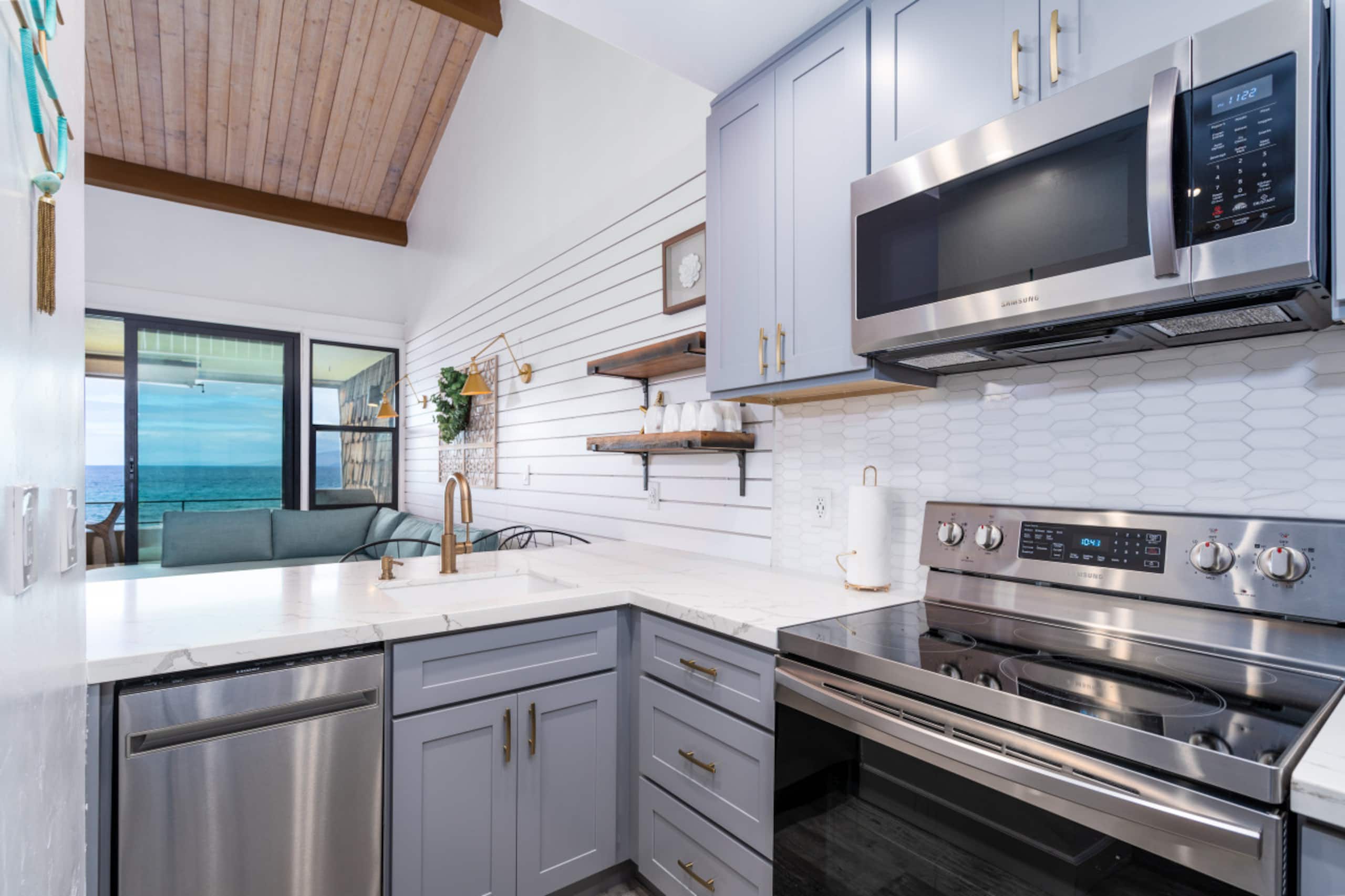 Condo in Lahaina · ★4.91 · 3 bedrooms · 3 beds · 2 baths - Image 8