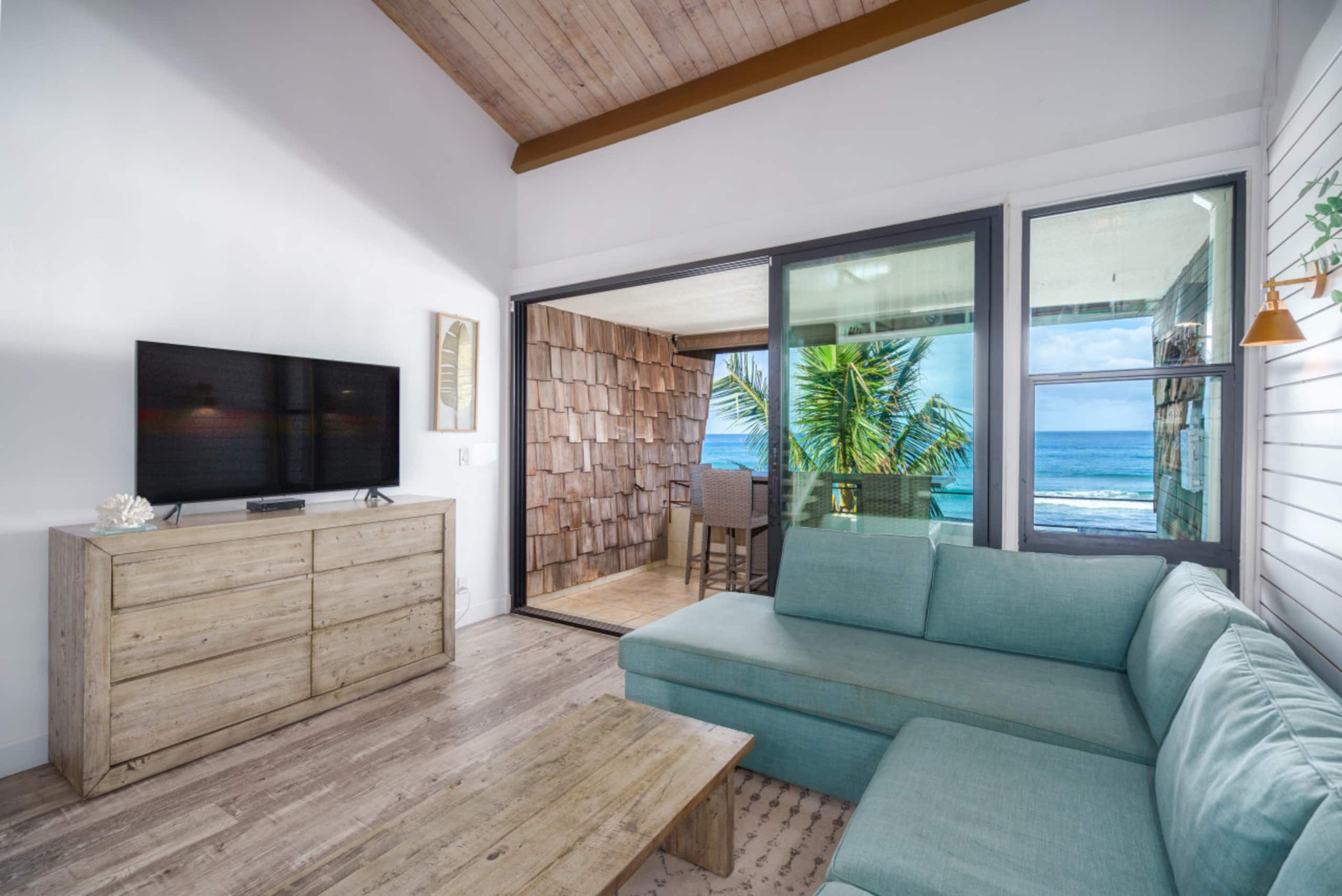 Condo in Lahaina · ★4.91 · 3 bedrooms · 3 beds · 2 baths - Image 7