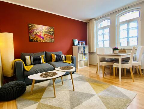 Family Friendly/Home Office/Garden + Trampoline
