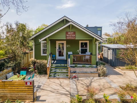 Sleeps 20!- amazing architecture + location