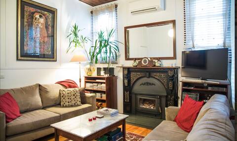 Sinnamon's Cottage, Maldon, VIC