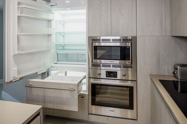 BeachFrontHyde OceanView 1BR 30Floor *FreeParking* gallery image 4