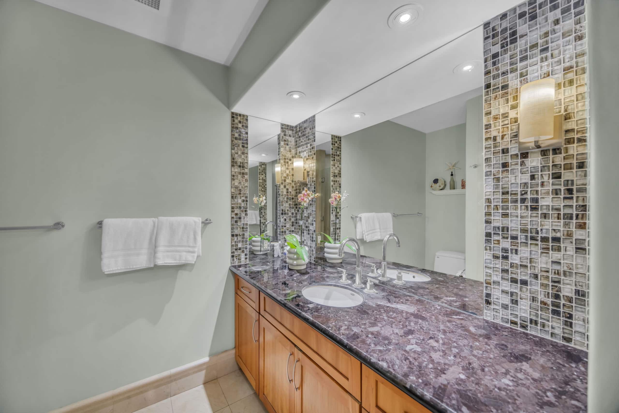 Condo in Lahaina · ★5.0 · 2 bedrooms · 3 beds · 2 baths - Image 21