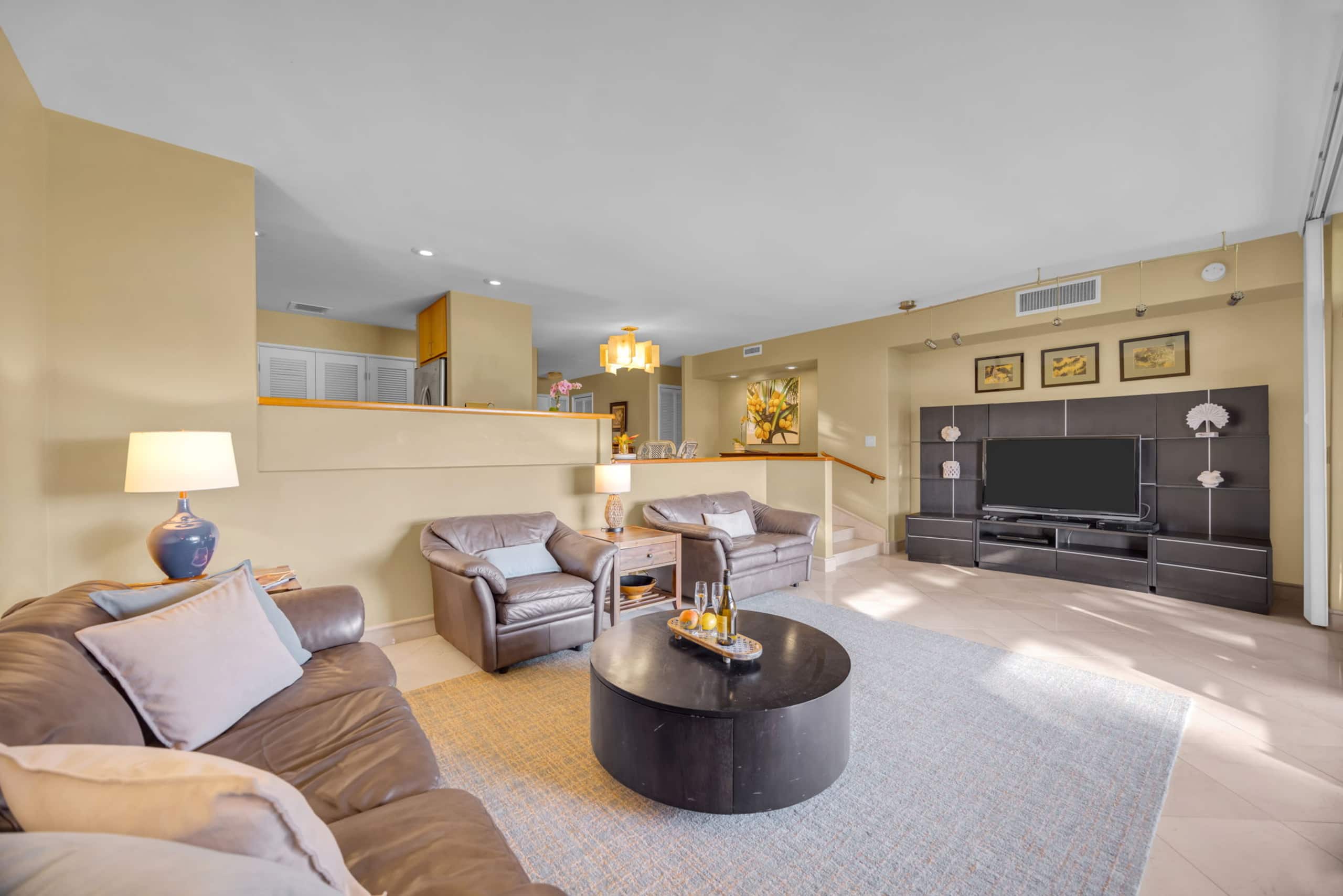 Condo in Lahaina · ★5.0 · 2 bedrooms · 3 beds · 2 baths - Image 5