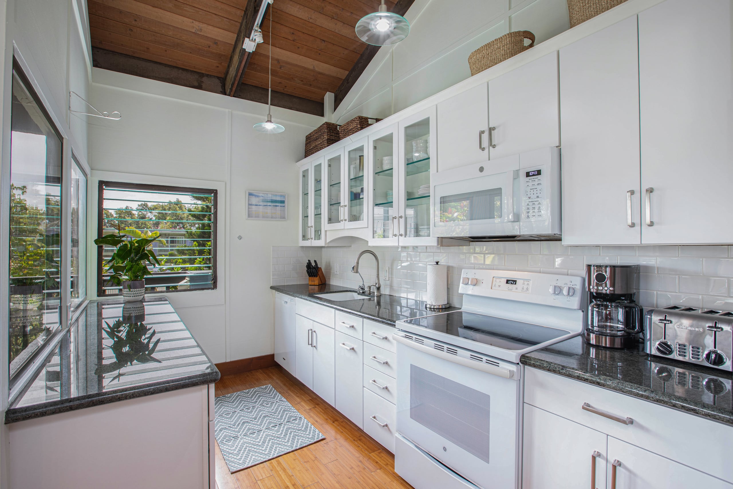Condo in Princeville · ★4.82 · 3 bedrooms · 4 beds · 3 baths - Image 4