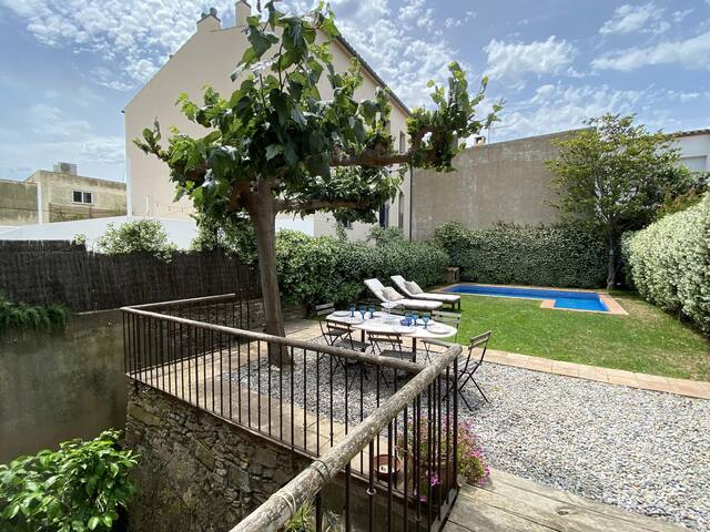 Holiday rental townhouse with swimming pool in Beg gallery image 5