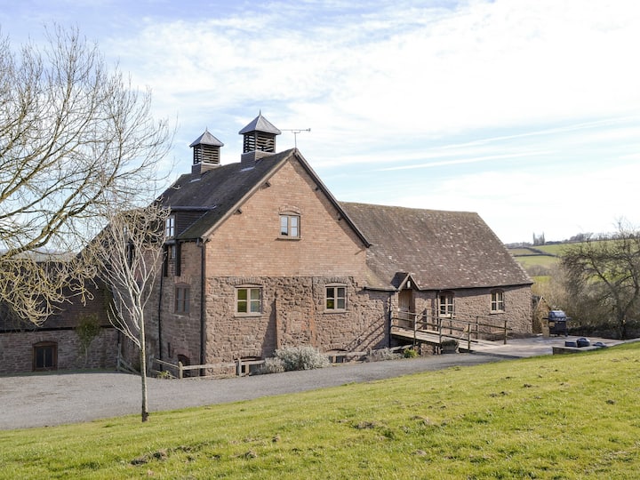 The Hop Pocket - Cotswolds