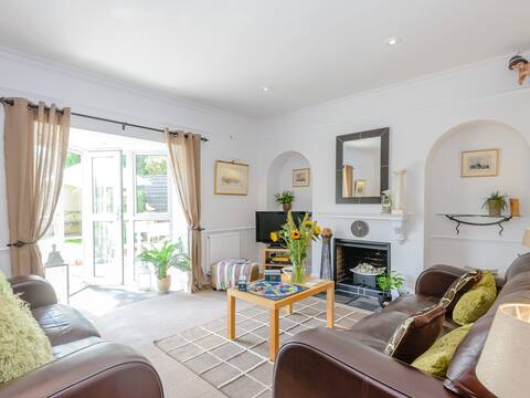 Number 1 Admiralty Cottages