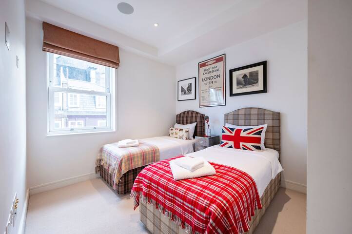 Luxury Marylebone 2 Bed-by Out of Office Lifestyle