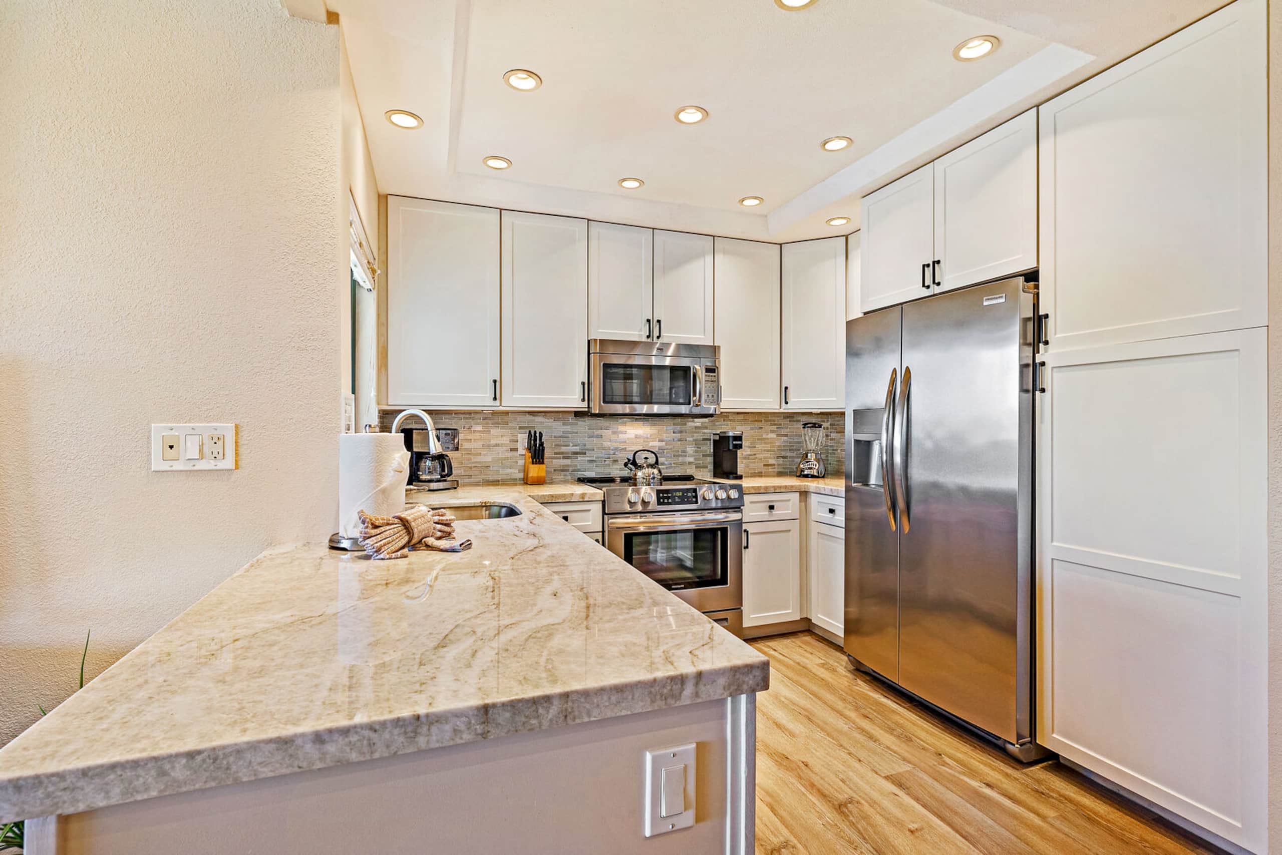 Condo in Lahaina · ★5.0 · 1 bedroom · 2 beds · 2 baths - Image 5