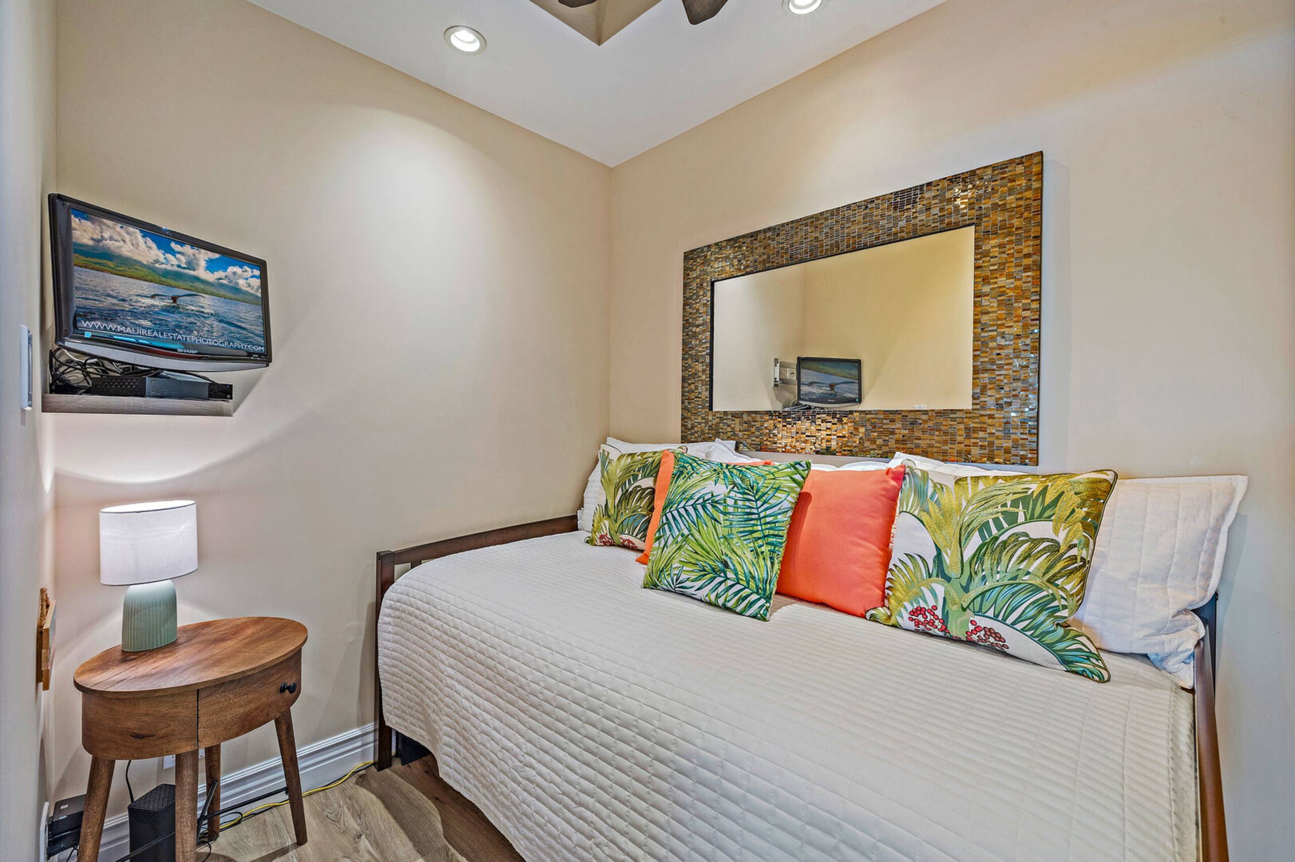 Condo in Lahaina · ★5.0 · 1 bedroom · 2 beds · 2 baths - Image 15