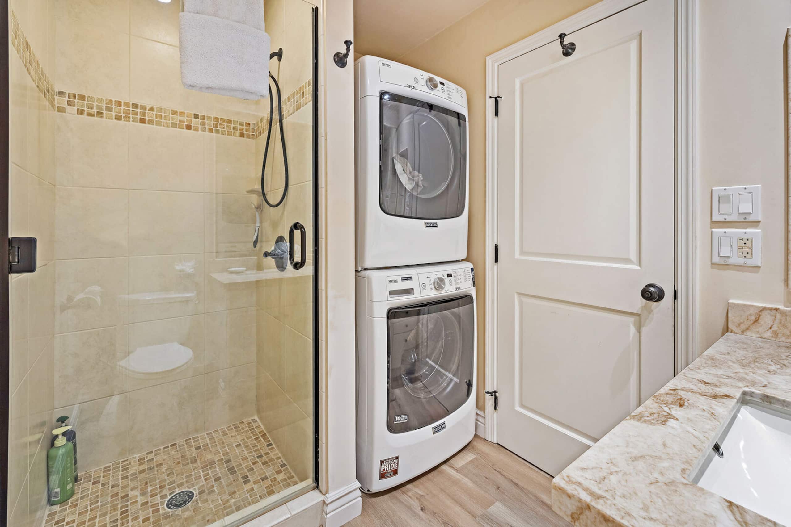 Condo in Lahaina · ★5.0 · 1 bedroom · 2 beds · 2 baths - Image 20