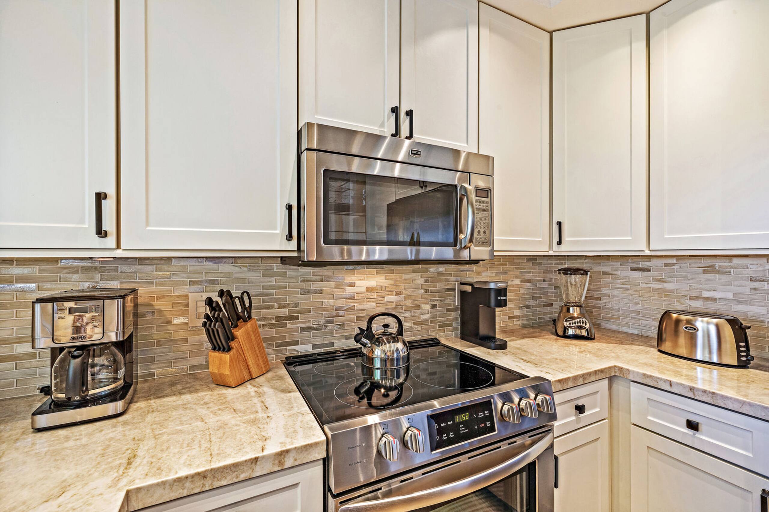 Condo in Lahaina · ★5.0 · 1 bedroom · 2 beds · 2 baths - Image 8