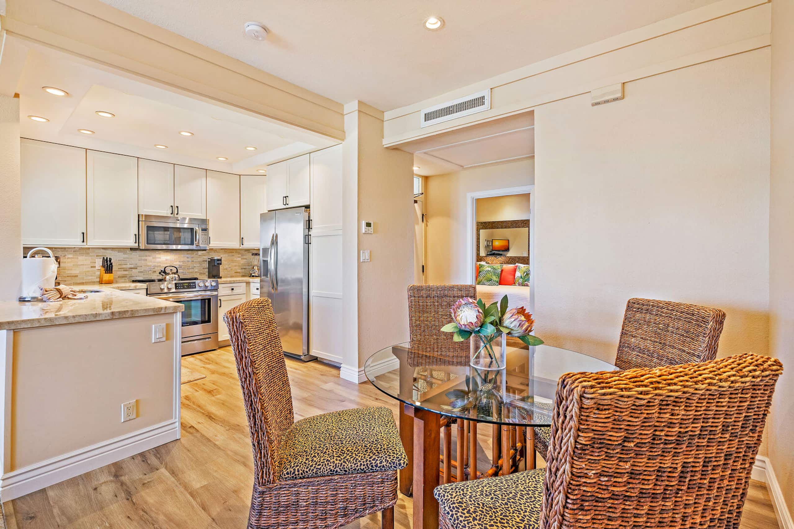 Condo in Lahaina · ★5.0 · 1 bedroom · 2 beds · 2 baths - Image 10