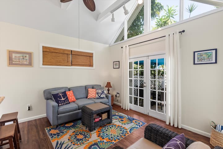 Colony Sunset- Bright And Airy Cottage - Key West, FL