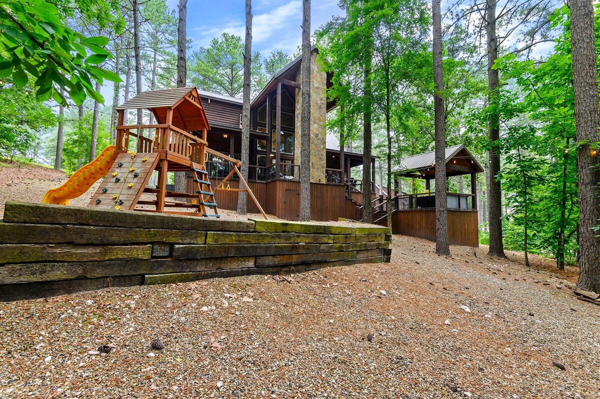 Sparrows Nest|4Bd|Hot Tub|Playset - Cabins for Rent in Broken Bow