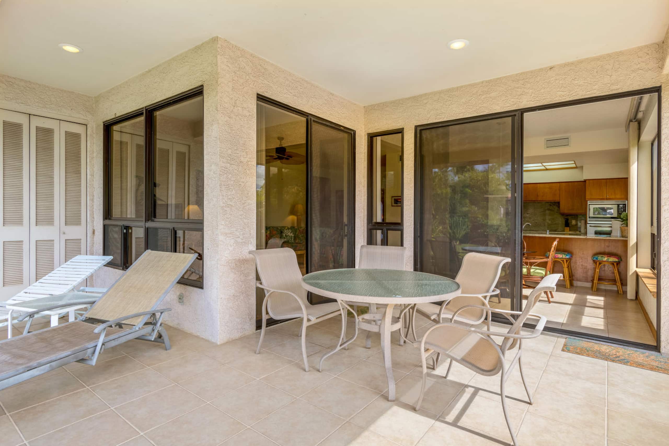 Ground Floor Oasis With Pool & Hot Tub - Photo 10