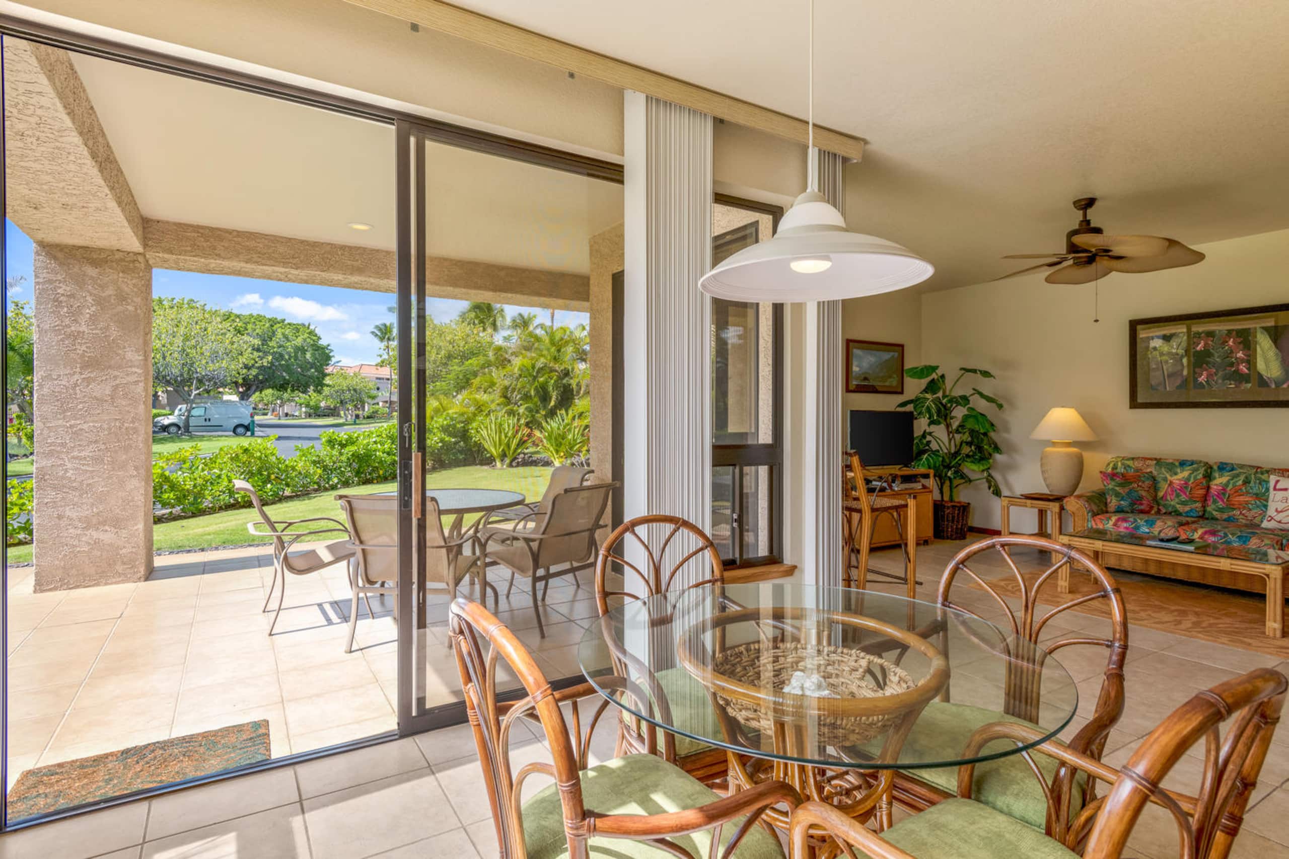 Ground Floor Oasis With Pool & Hot Tub - Photo 4