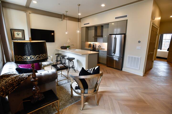 “The Rouzan” Unique 2 BD/ 2 BATH gallery image 2