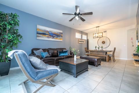 Popular Airbnb listing: Resort Condo Near Disney + FREE Waterpark | 3120 in Hunters Creek