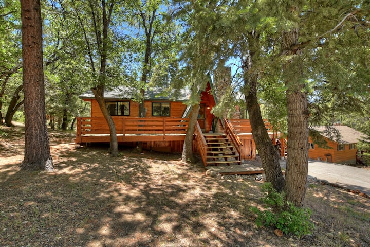 Gingerbread Crossing: Ambientazione Suprema Da Questa Cabina A 3 Piani Con Una Camera Da Letto Woodsy! Spa! - California