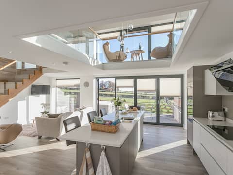 the Lookout - ukc3846