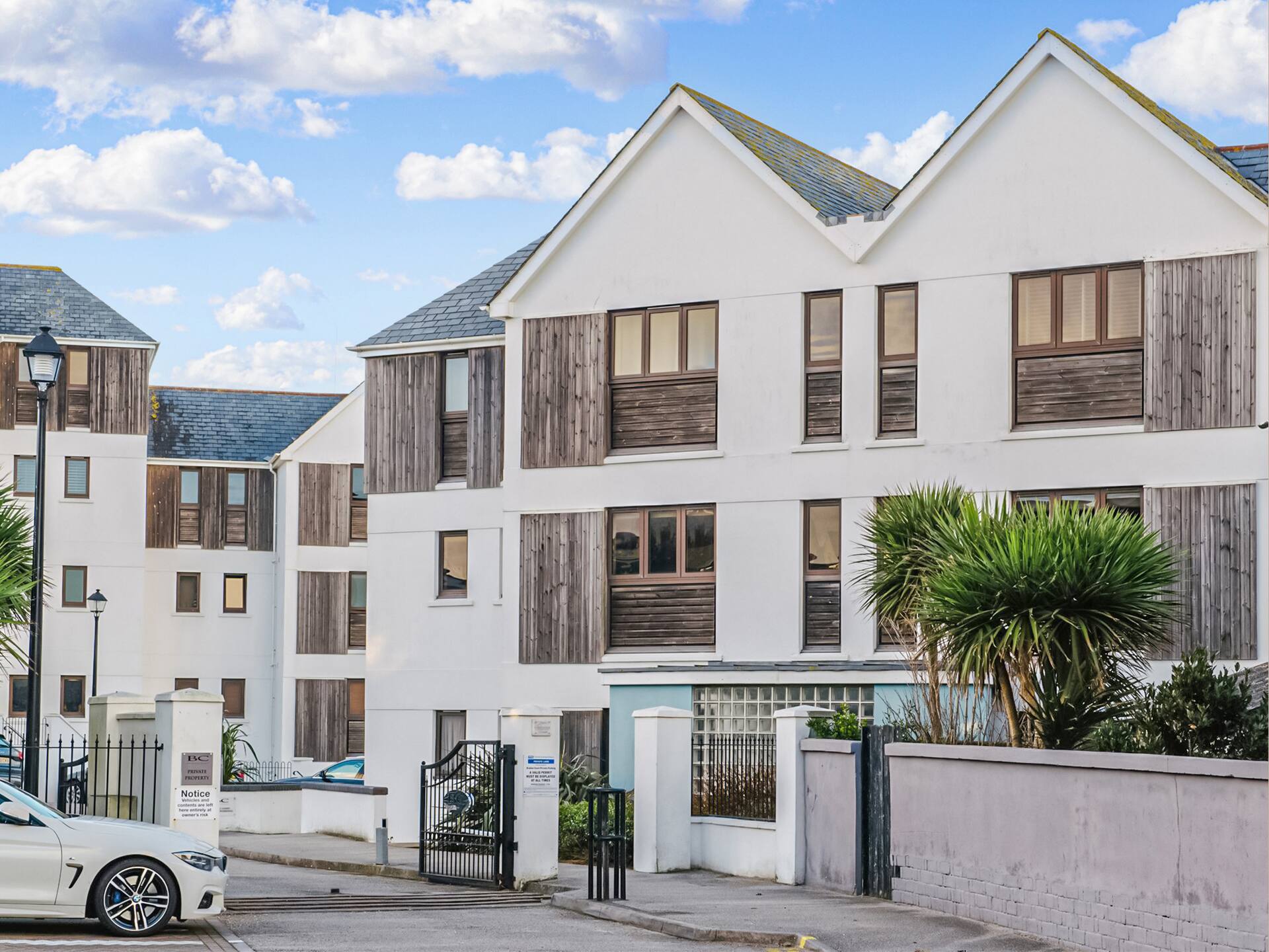 4 Bredon Court