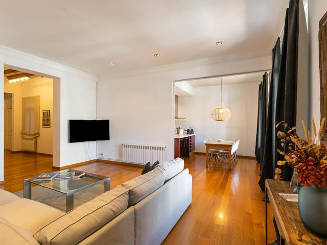 Central three bedroom apartment with terrace gallery image 4