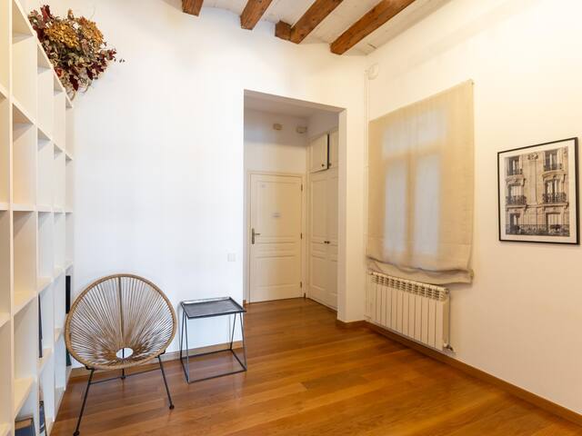 Central three bedroom apartment with terrace gallery image 5