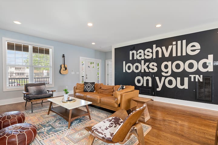 Get cozy: Hot Tub + Indoor Fireplace | Sleeps 12!