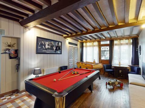 Cour du paradis 8 pers: billiards, baby, 30 min sea