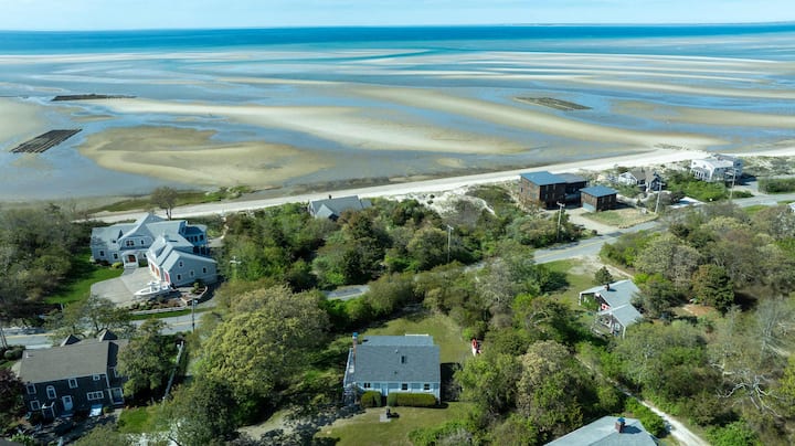 Water Views! Walk To Beach Dogs Welcome! - Cape Cod, MA