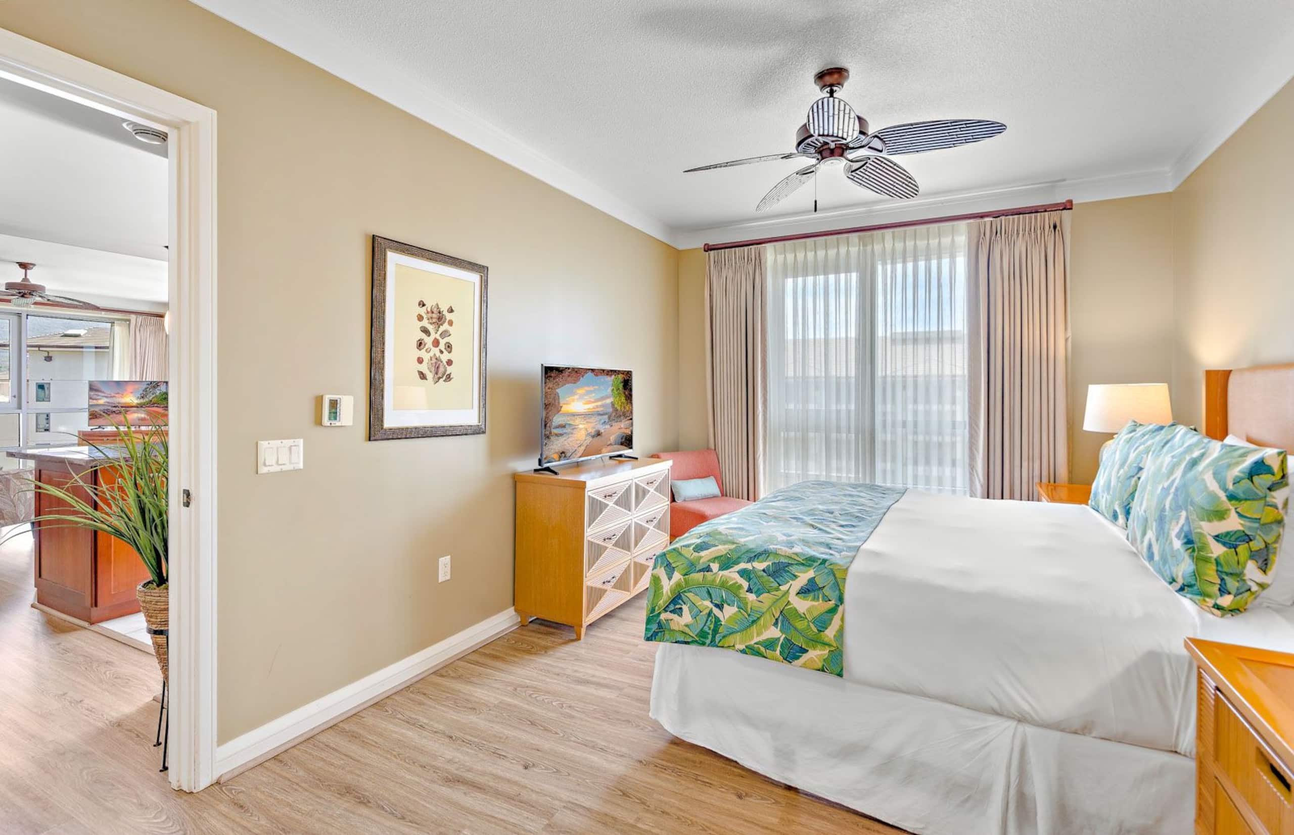 Condo in Lahaina · ★4.95 · 2 bedrooms · 3 beds · 2 baths - Image 19