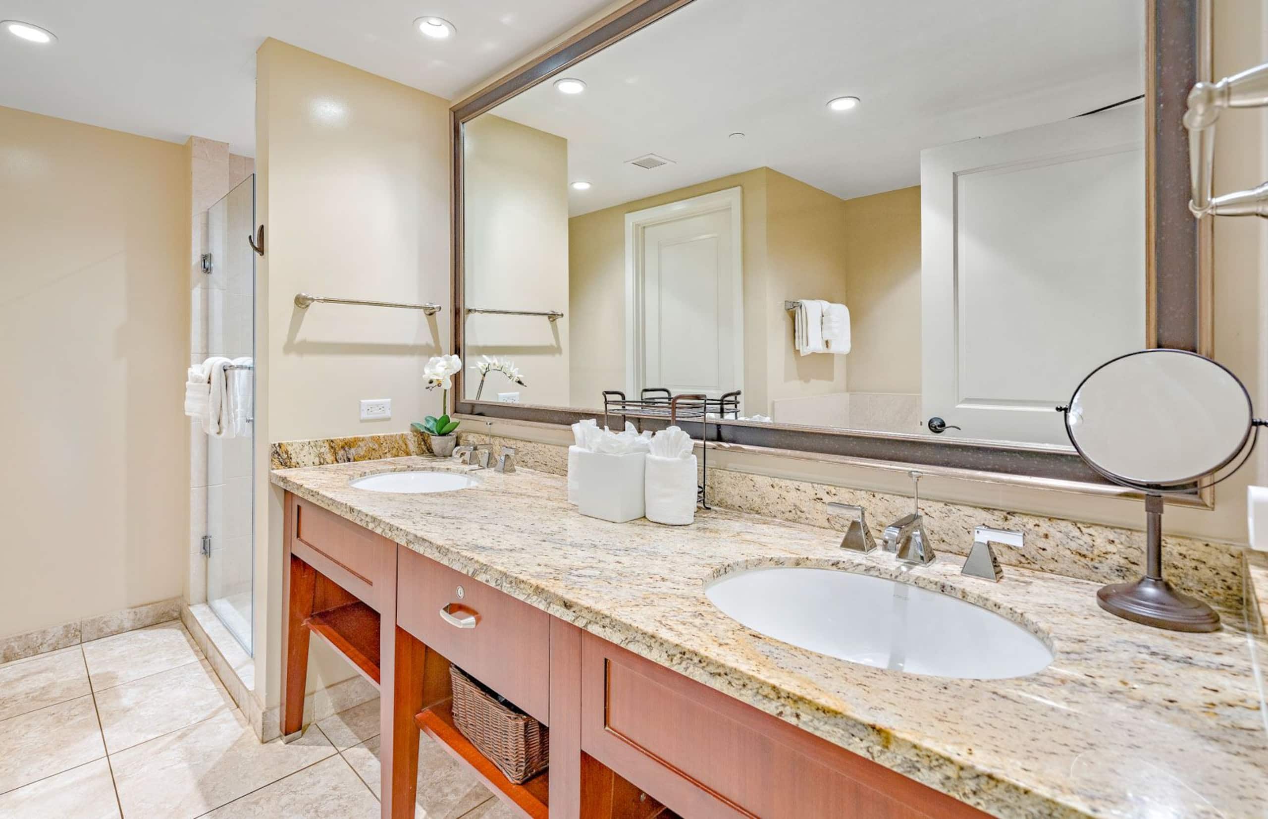 Condo in Lahaina · ★4.95 · 2 bedrooms · 3 beds · 2 baths - Image 21
