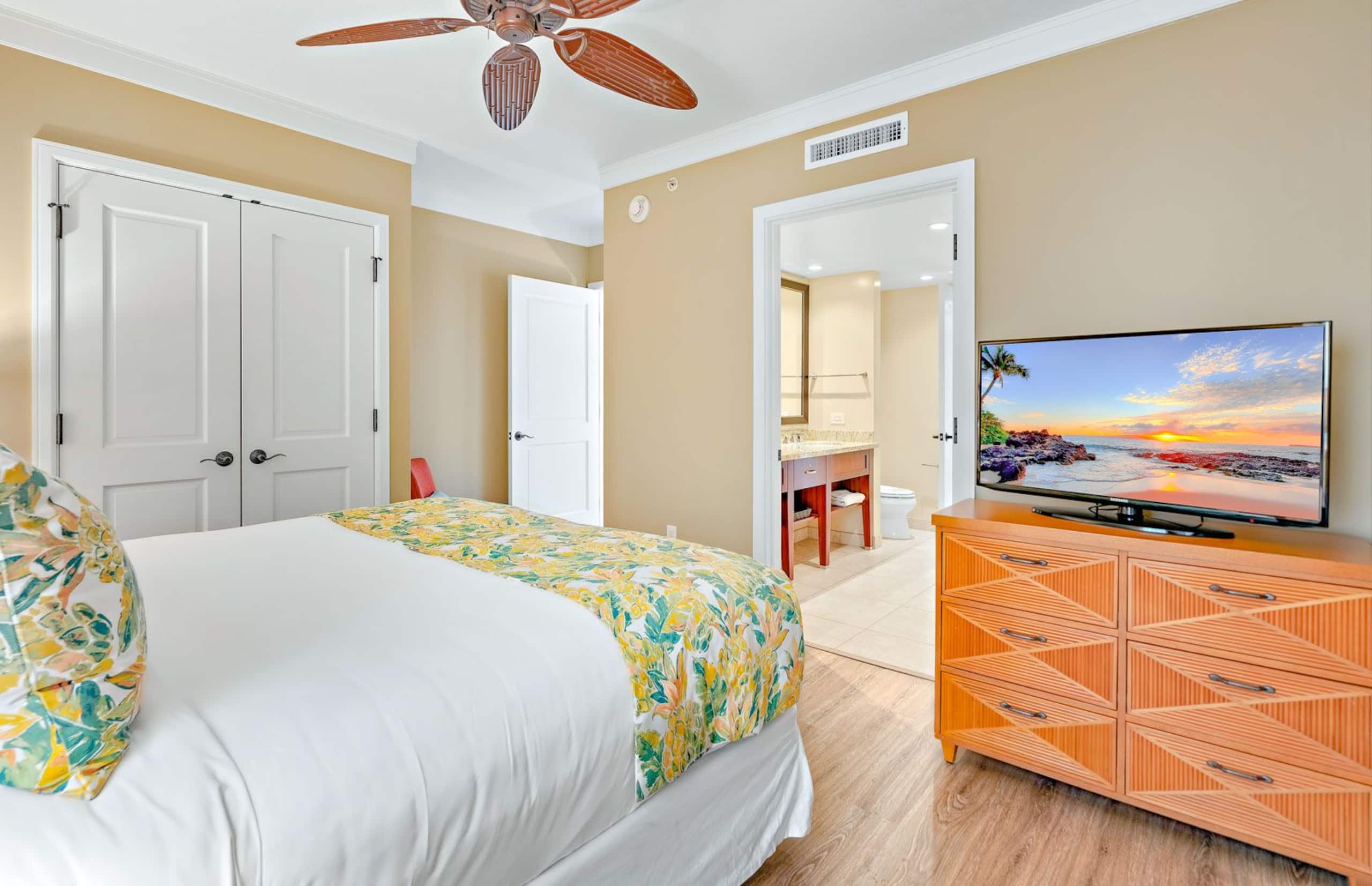 Condo in Lahaina · ★4.95 · 2 bedrooms · 3 beds · 2 baths - Image 24