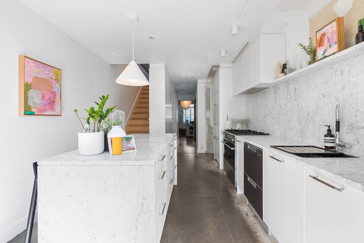 Bright Family Home in the Heart of Balmain gallery image 4