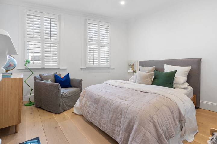 Bright Family Home in the Heart of Balmain gallery image 5