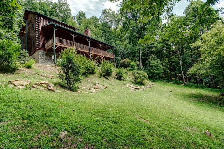 Large, Private Home In Maggie Valley With Hot Tub - Maggie Valley, NC