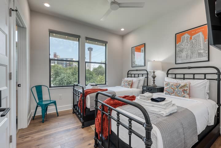 2楼房客，配备两张XL豪华豪华+奢华的Oeko-Tex认证床垫