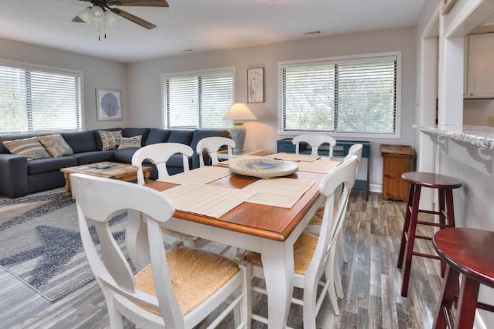A Seaweed Shack: Spacious Condo Near Beach - Bald Head Island, NC