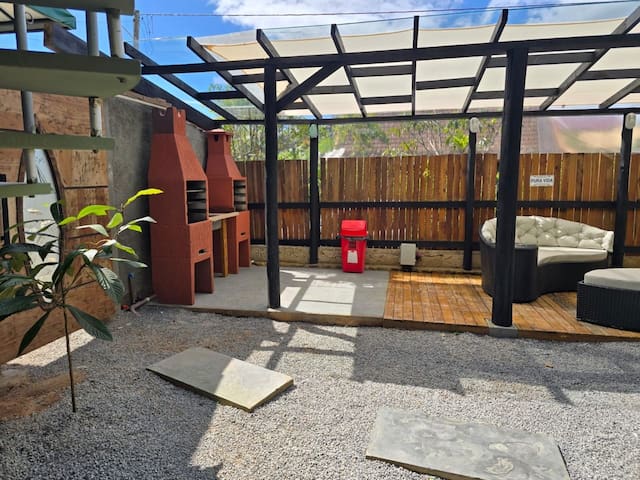 Entire home with 1 bedrooms in Palhoça - Suíte 2 - Essência da Guarda Surf House