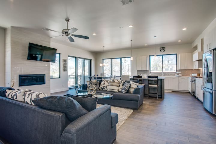 6 Bedrm+Modern+Elevated BishopArts-Dazzling View-1