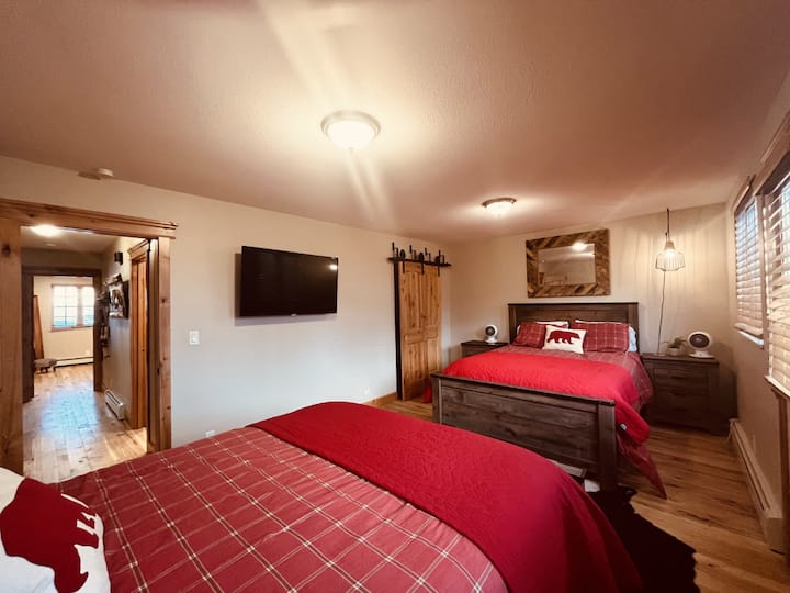 חדר שינה 1 עם 2 מיטות קווין סייז