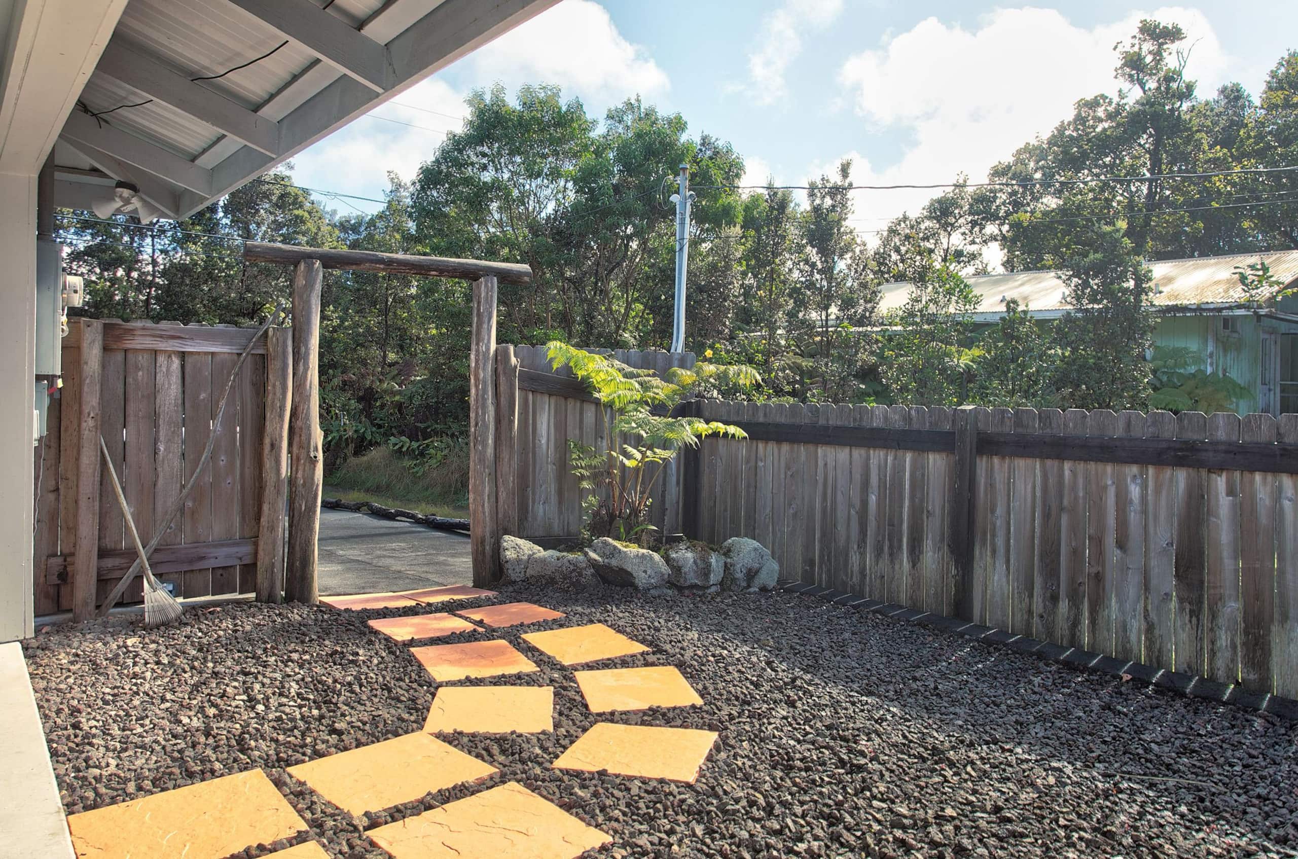 Home in Volcano · ★4.81 · 1 bedroom · 1 bed · 1 bath - Image 16