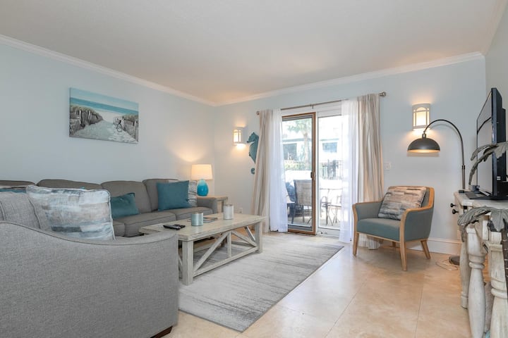 3 Ocean Club : Steps To The Beach, Poolside - South Carolina